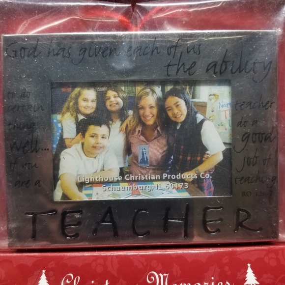 NIB-CHRISTMAS MEMORIES SILVER ORNAMENT METAL FRAME - Picture 3 of 3